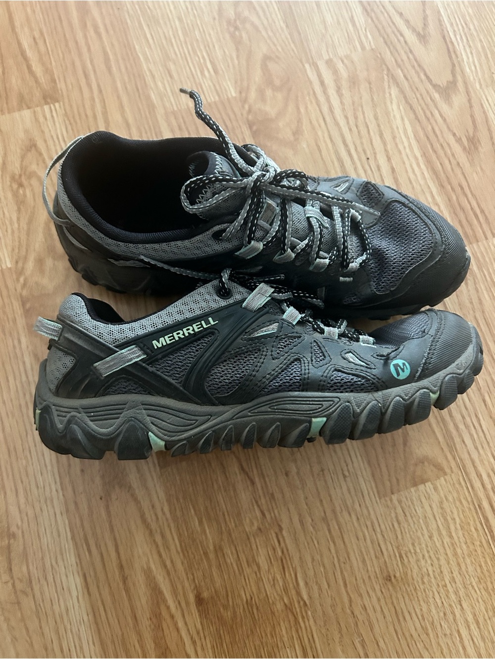Merrell Men's Black and Light Green Trail Sneakers